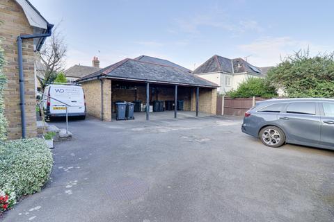 8 Cowlins, Harlow, CM17 0FZ