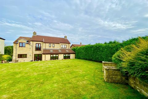 4 bedroom detached house to rent, Walseker Lane, Woodall, Sheffield