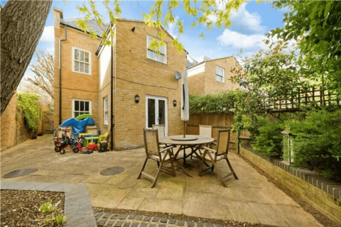 4 bedroom end of terrace house to rent, Cromwell Place, London, SW14