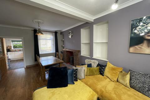 2 bedroom end of terrace house to rent, Penshannel,