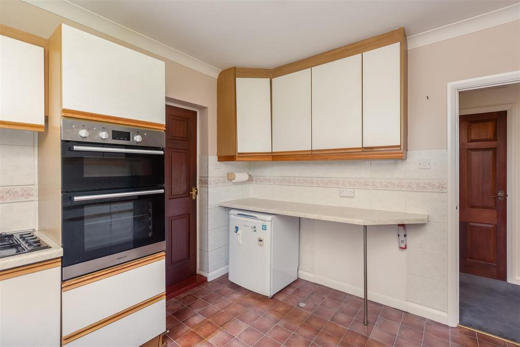 Stonecroft Kitchen-2.jpg