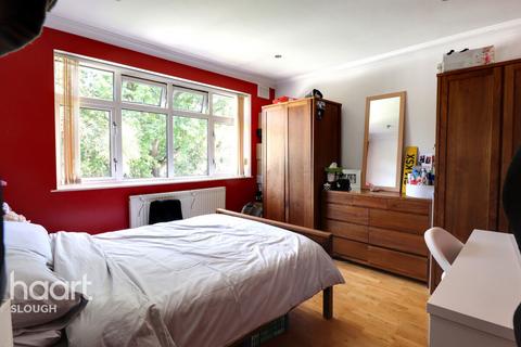 35 Bannister Close, Slough, SL3 7DP