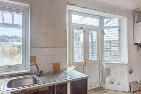 16 Maltby Road, Chessington, KT9 2BX
