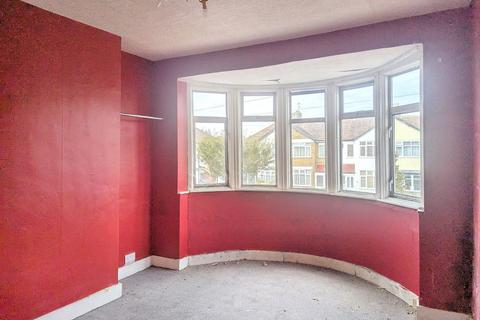 16 Maltby Road, Chessington, KT9 2BX