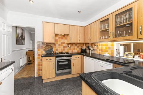 4 bedroom terraced house for sale, Lockwood Path, Surrey GU21