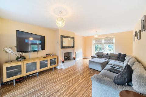 4 bedroom detached house for sale, Orchard Green, Scholes, Leeds, LS15