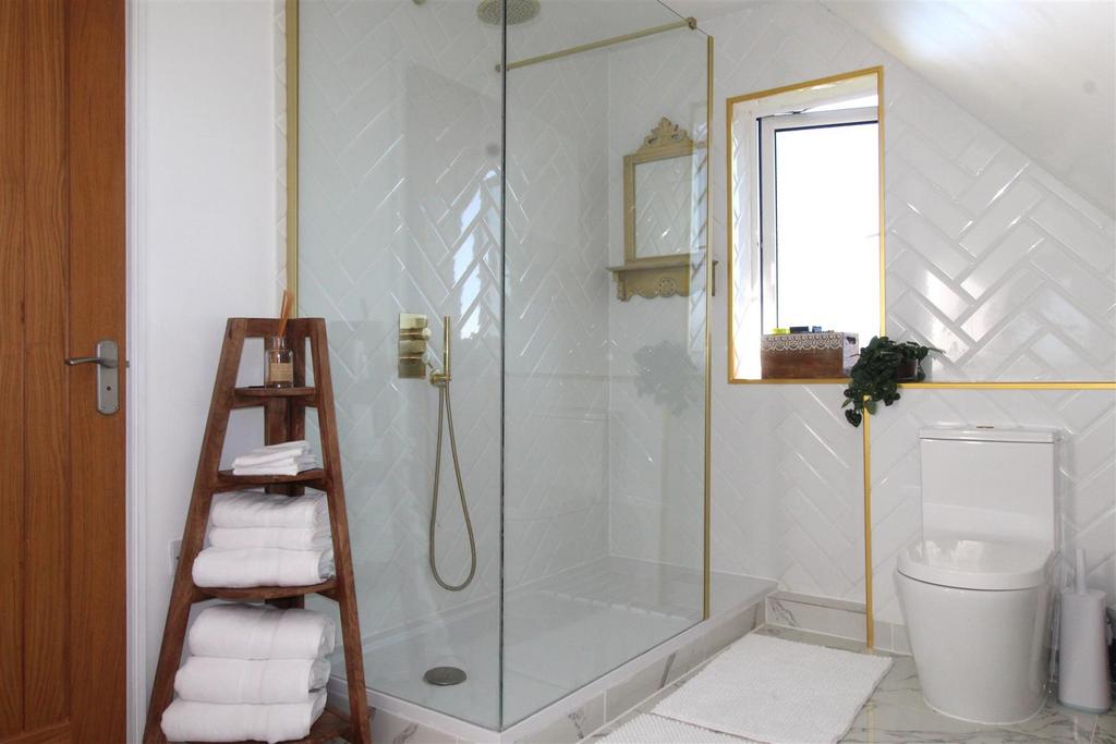 En Suite Bathroom