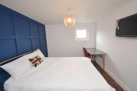 6 bedroom terraced house to rent, Filey Road, Manchester M14