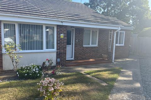 2 bedroom semi-detached bungalow to rent, Nevill Gardens, Walmer CT14