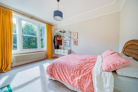 3 bedroom flat for sale, Crouch Hill, Crouch End