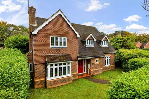 4 bedroom detached house to rent, Redwell Lane, Ightham TN15 9EA