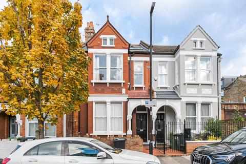 3 bedroom flat to rent, Killyon Road, London SW8