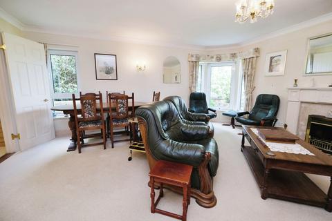 2 bedroom apartment for sale, Cliff Road, Torquay TQ2