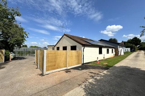 2 bedroom semi-detached bungalow for sale, Strawberry Hill Vineyards, Newent GL18