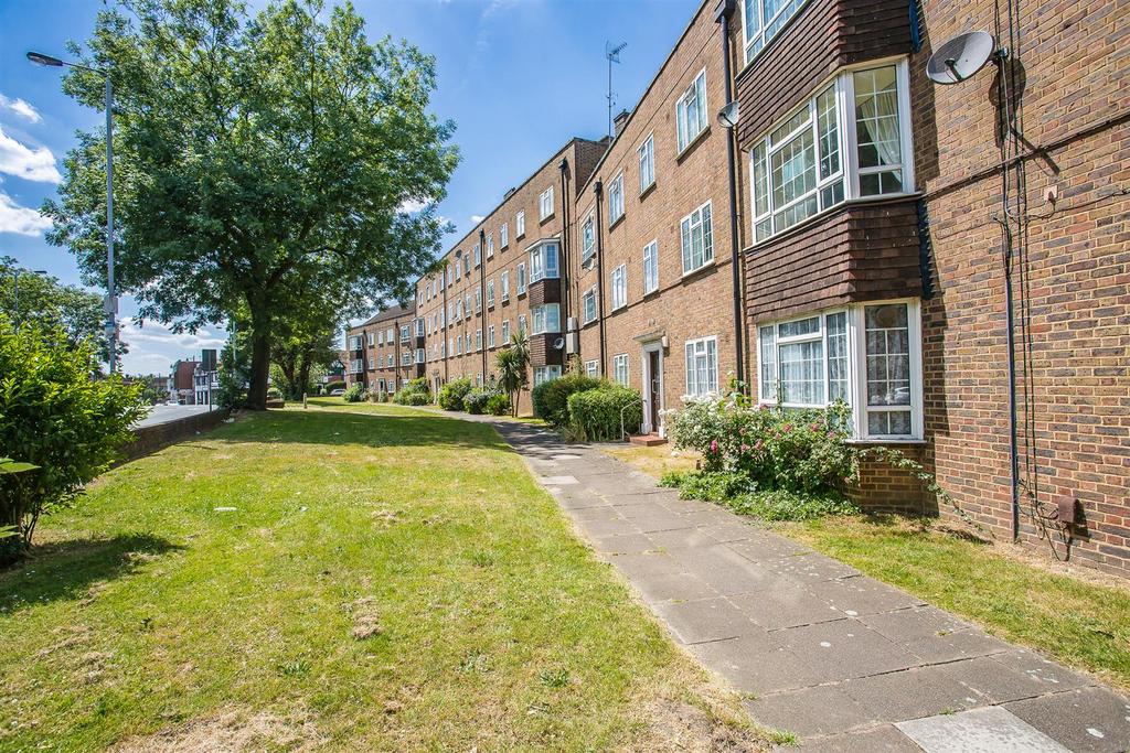 Flat--High-Street-Cheam-1014.jpg
