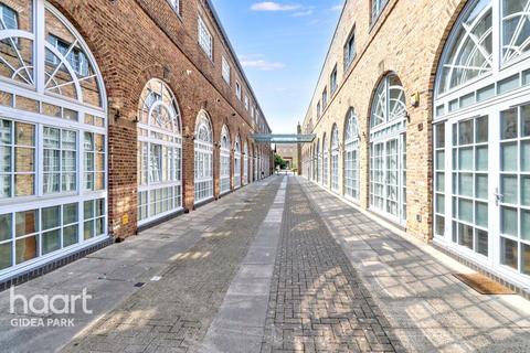 2 bedroom apartment for sale, North Block The Railstore, Gidea Park, RM2