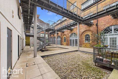 2 bedroom apartment for sale, North Block The Railstore, Gidea Park, RM2