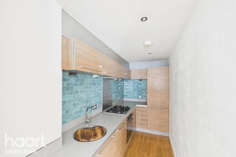 2 bedroom apartment for sale, North Block The Railstore, Gidea Park, RM2
