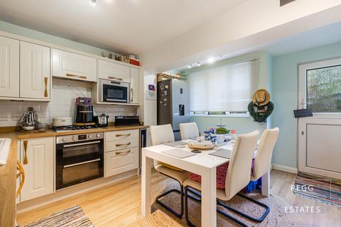 46 Braeside Road, Torquay, TQ2 8QR