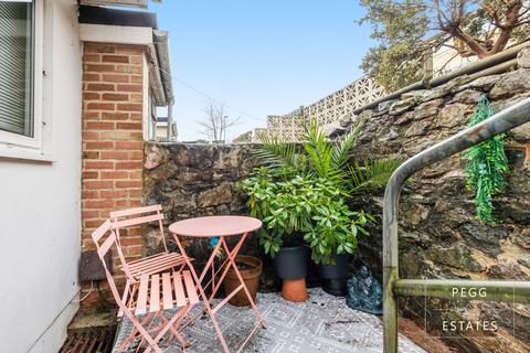 46 Braeside Road, Torquay, TQ2 8QR