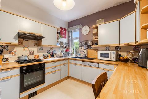 146 Avenue Road, Torquay, TQ2 5LQ
