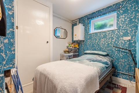 146 Avenue Road, Torquay, TQ2 5LQ