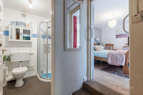 146 Avenue Road, Torquay, TQ2 5LQ