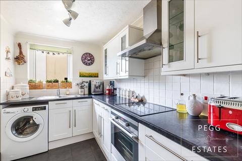 3 bedroom apartment for sale, Wellswood Court, Torquay