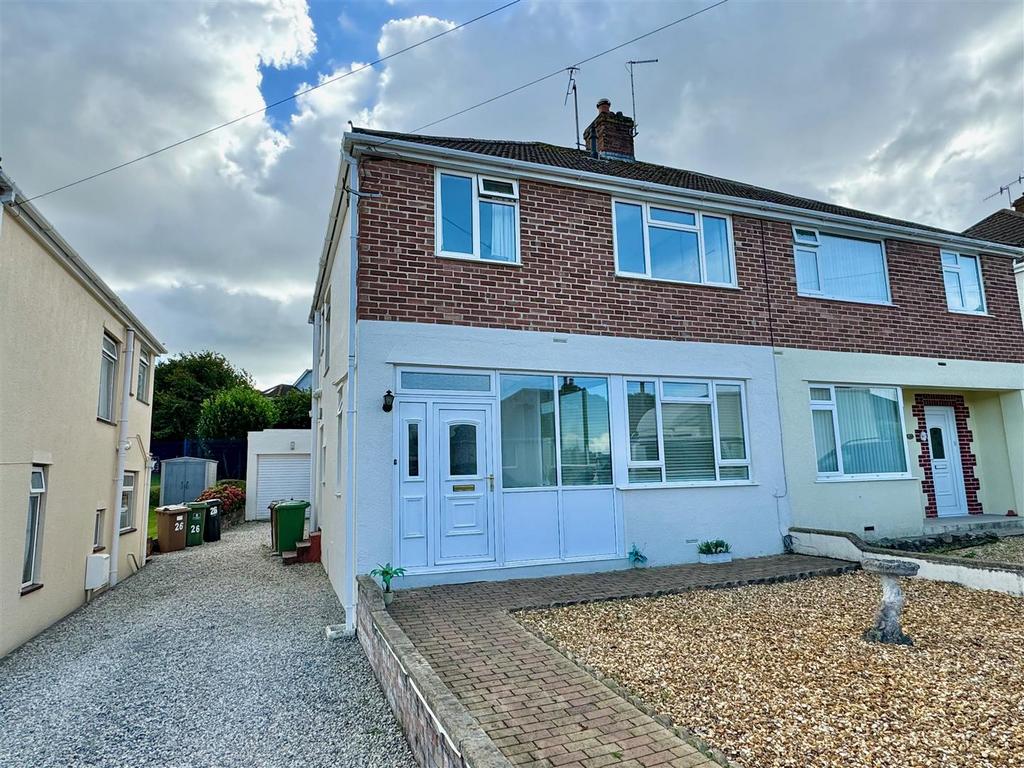 Courtland crescent, plympton, pl7 4 hj