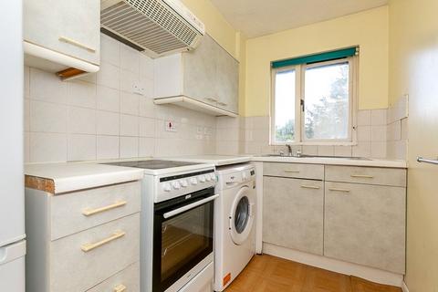 1 bedroom maisonette for sale, Rossignol Gardens, CARSHALTON, Surrey, SM5