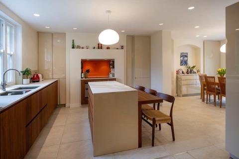 9 Blenheim Road, London, NW8 0LU