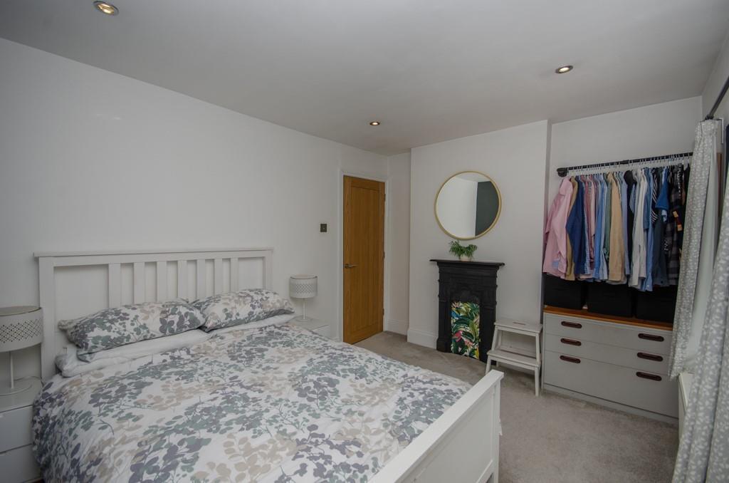 Bedroom two pic 2.jpg