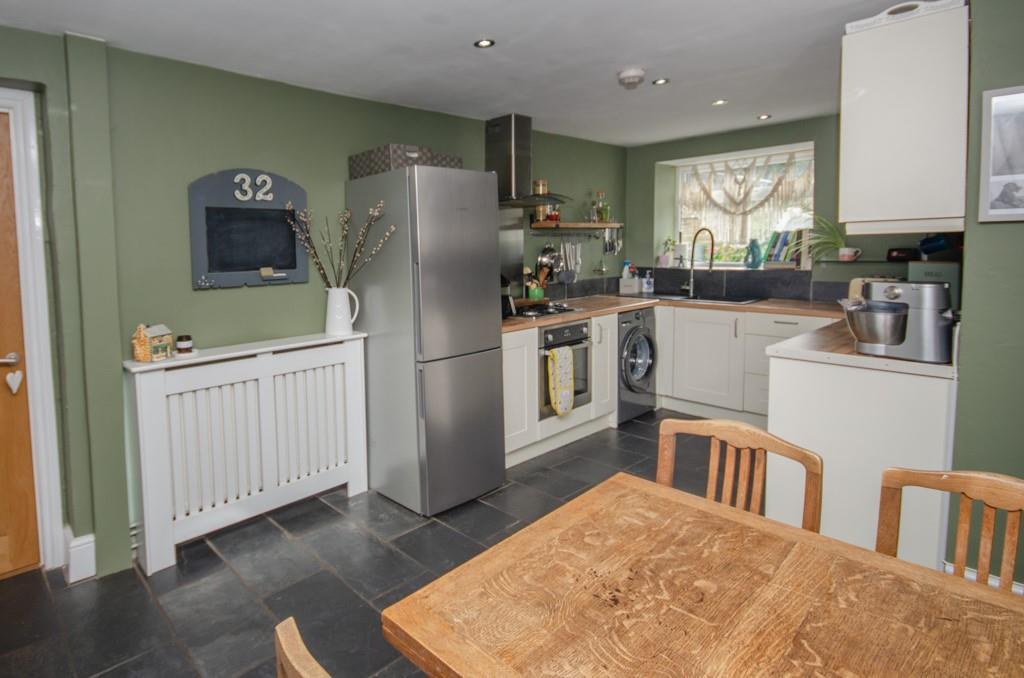 Kitchen pic 4.jpg