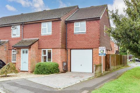 3 bedroom end of terrace house for sale, Busbridge Road, Snodland, Kent