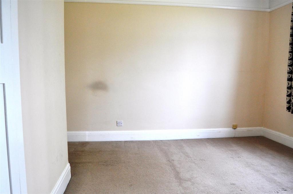 Bedroom 2.JPG