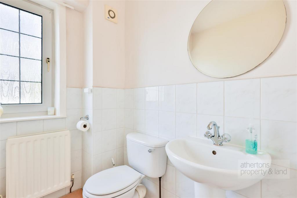 Beacon Holme - Bathroom (2).jpg