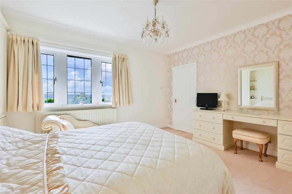 Beacon Holme - Bedroom One (2).jpg