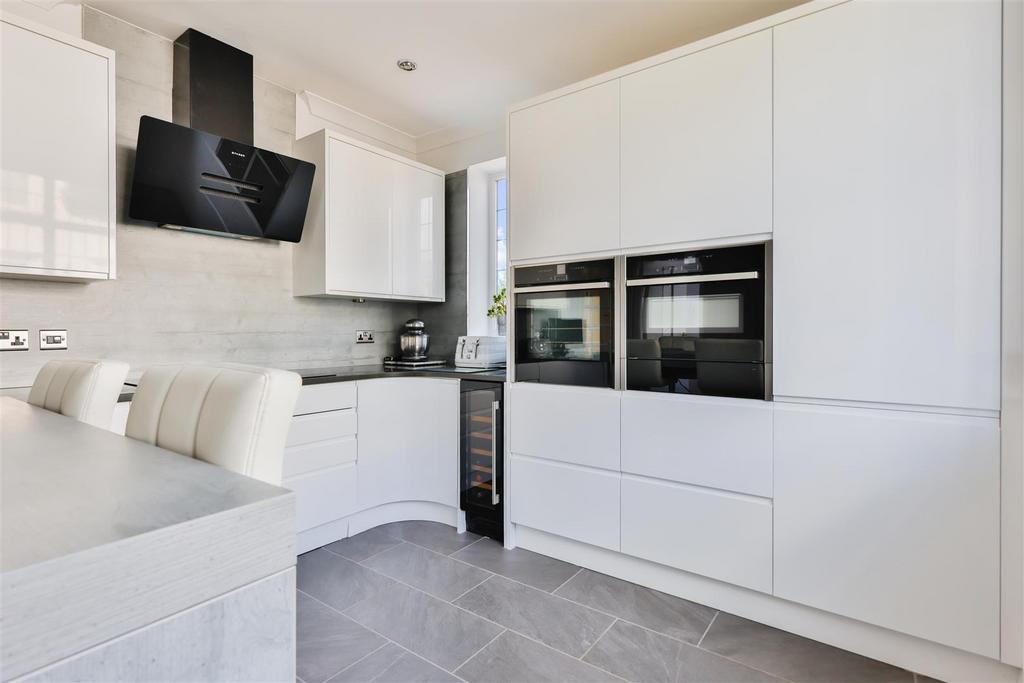 Beacon Holme - Kitchen (2).jpg