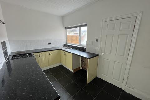 2 bedroom terraced house to rent, Station Road, Brough HU15