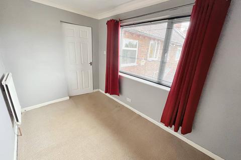 2 bedroom terraced house to rent, Station Road, Brough HU15