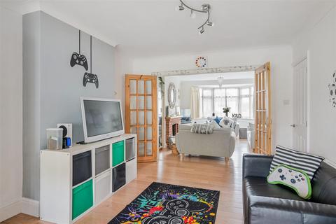 4 bedroom semi-detached house for sale, Winkworth Road, Banstead