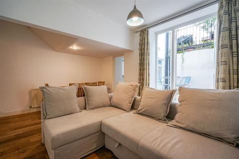 1 bedroom apartment for sale, Crowndale Road, Camden Town, NW1