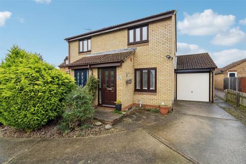 2 bedroom semi-detached house for sale, Montfitchet Walk, Stevenage SG2