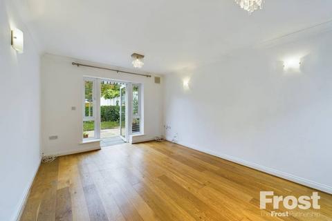 2a Park Way, Feltham, TW14 9DJ