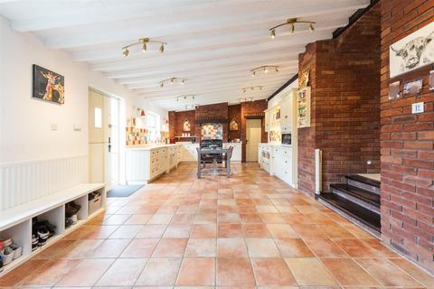 Newlands Barn Billesley Lane, Alvechurch, Birmingham, B48 7HE