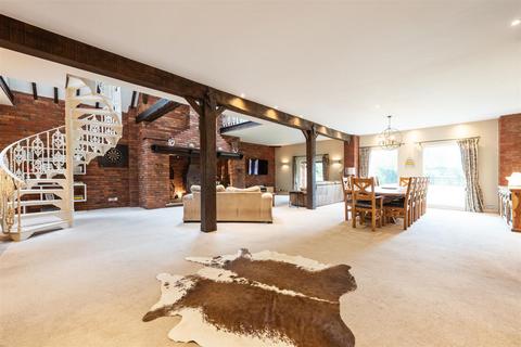 Newlands Barn Billesley Lane, Alvechurch, Birmingham, B48 7HE