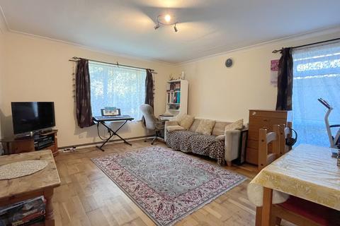 2 bedroom flat to rent, Beddington Gardens, Wallington SM6