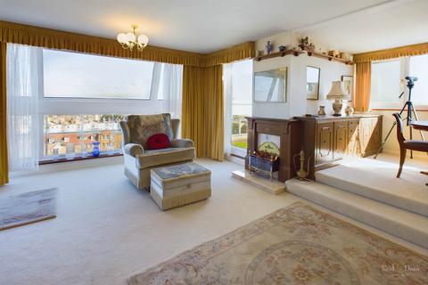 2 bedroom penthouse for sale, Hartington Place, Eastbourne