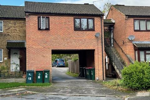 1 bedroom flat for sale, Greenways Walk, Crawley RH11