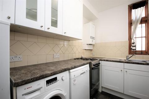 2 bedroom flat to rent, Thornhill Square, London N1